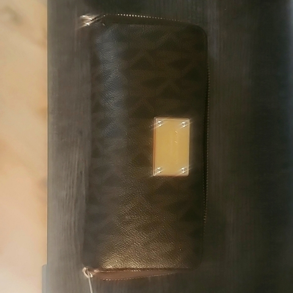Wallet - Picture 1 of 3
